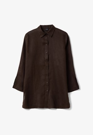 Chemise en lin marron foncé à manches longues avec col et fermeture devant par boutons, présentée à plat sur fond blanc.