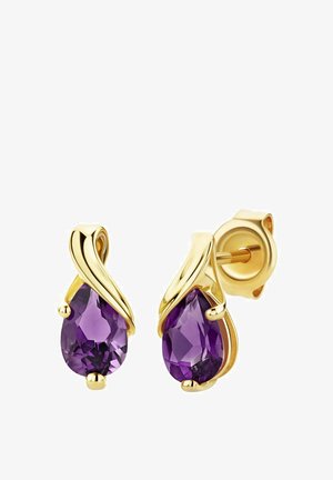 Aukso auskarai su kriaušės formos purpurinėmis brangenybėmis, papuošti sklandžiu, vyniojamu dizainu, suteikiančiu elegantišką išvaizdą.