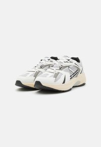 ARKK Copenhagen OSERRA UNISEX - Trainers - white/black