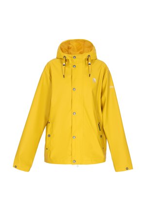 Sárga kapucnis esőkabát patentos gombokkal az elején, kapucnin húzózsinórokkal és oldalsó zsebekkel, amelyeken patentok és cipzárak vannak.