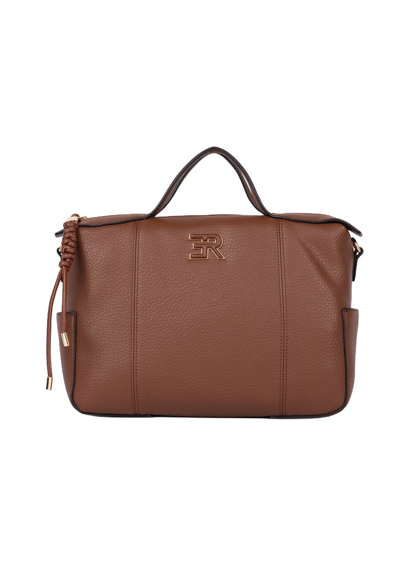 Borsa a mano in pelle marrone granulosa con manico superiore, dettagli in oro e un dettaglio intrecciato sul lato, con logo impresso sul davanti.