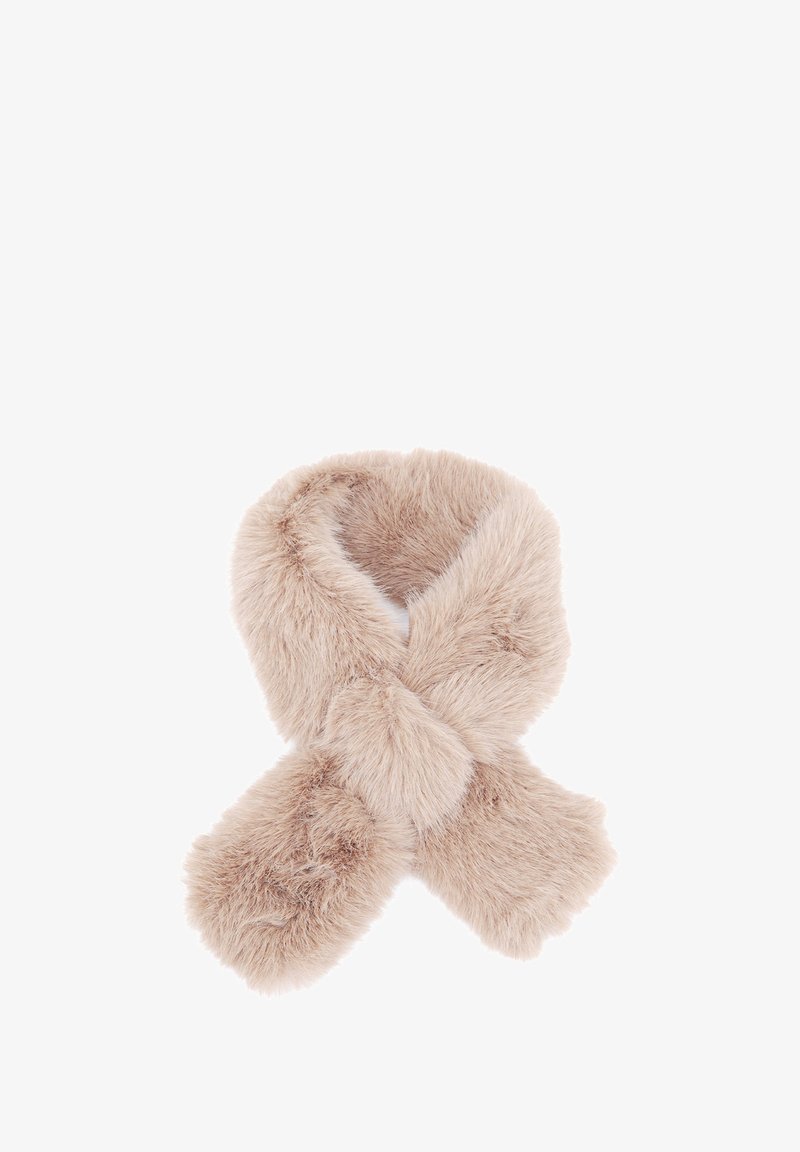 Sciarpa in faux fur beige morbido incrociata davanti, che mette in evidenza la sua texture zottata e il suo stile di accessorio invernale caldo su uno sfondo bianco.