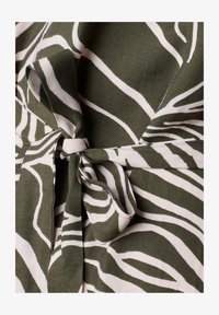 Unausgewählt, olive leaf