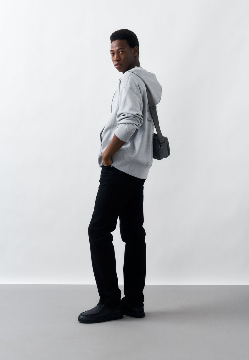 Calvin Klein Jeans STANDARD STRAIGHT CLASSIC - Džíny Straight Fit - classic black