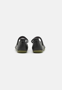 Camper RIGHT NINA - Ballerinaskor med remmar - black