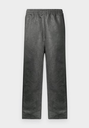 Pantalones de chándal grises, livianos y con una textura suave, con cinturilla elástica y bolsillos laterales, diseñados para la comodidad con un corte recto.
