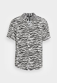 Camicia a maniche corte con chiusura a bottoni, caratterizzata da un design a strisce zebrate in bianco e nero, realizzata in tessuto leggero, con colletto e orlo diritto.