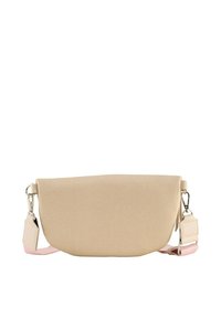 Beige stoffen schoudertas met een zachte textuur, afgeronde vorm en een verstelbare roze schouderband. Heeft zilverkleurige hardware en een minimalistisch ontwerp.