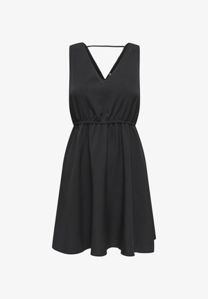 Robe sans manches noire avec un décolleté en V et une taille élastique, présentant une jupe fluide et des bretelles délicates à l'arrière.