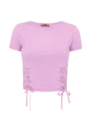 Lilla cropped top med korte ærmer, rund halsudskæring og snørebånd på begge sider nær kanten.