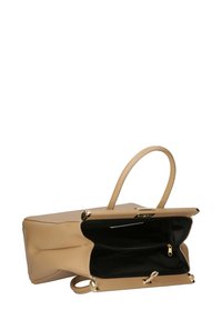 Borsa a tote in pelle beige con superficie texture, due manici e interno rivestito in nero. Presenta una tasca con zip e dettagli in metallo dorato.