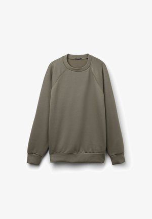 Oliwkowo zielona bluza z długim rękawem i okrągłym dekoltem, z prążkowanymi ściągaczami na mankietach i dole, prezentowana na białym tle.