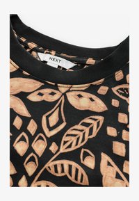 Izbrano, black brown