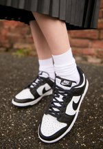 black and white dunks low