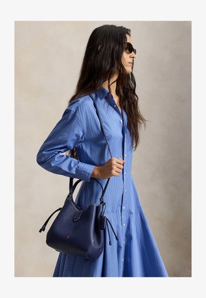 Polo Ralph Lauren, POLO PLAY LEATHER DRAWSTRING BAG - Handtasche - ink