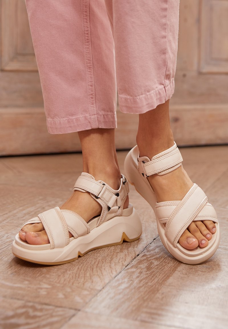 ecco chunky sandalen