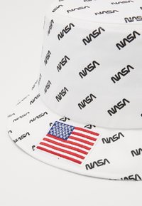 Mister Tee NASA ALLOVER BUCKET HAT - Cappello - white
