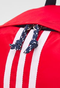 adidas Originals ADICOLOR ARCHIVE - Tagesrucksack - better scarlet