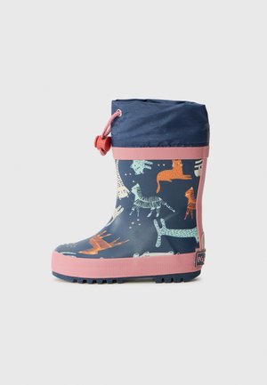 Botte de pluie en caoutchouc avec une base bleu marine ornée de motifs d'animaux colorés, des accents roses et un haut à cordon pour réglage. Semelle texturée pour une meilleure adhérence.