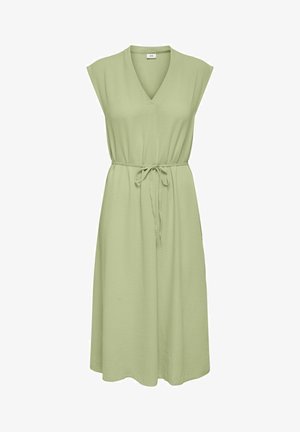 Hõlmiknondega heleroheline poolepikk kleit sügava V-kaelusega ja vööga taljel, kergelt tekstuurse kangaga ja lõdva lõikega.