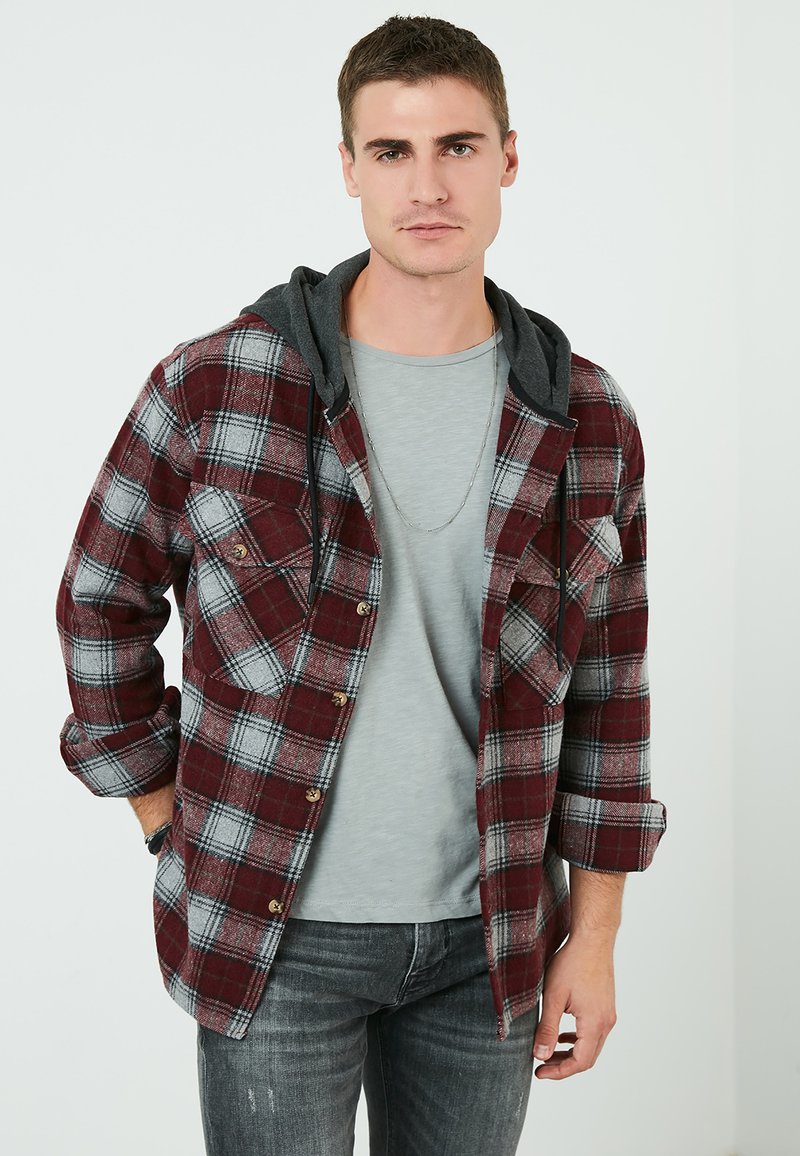 Buratti PLAID PATTERNED DOUBLE POCKET HOODED WINTER - Lengva striukė - bordeaux