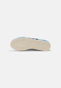 adidas jeans mint ton victory blue