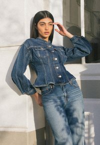 Levi's® SCULPTED TRUCKER - Τζιν μπουφάν - wonderlust no tack