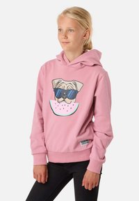 Rosa hoodie i mjukt material med en grafik av en hund som bär solglasögon och håller en vattmelonbit. Ribbad mudd och fåll.