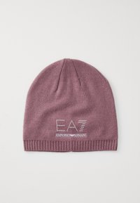 Mauve kötött sapka bordás szegéllyel, fehér "EA7 Emporio Armani" logóval középen elöl.