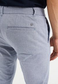 WE Fashion Chino kalhoty - light blue
