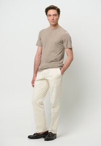 PROFUOMO THE LUXURY BASIC SHORT SLEEVE - T-shirt basic - beige