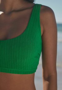 Next CROP - Bikinitop - green rib