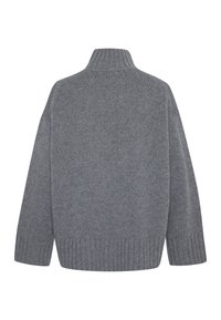 Pull en maille grise avec col montant, poignets côtelés et ourlet. Présente une coupe ample et un tissu texturé. Vue de dos, sans motifs distincts.