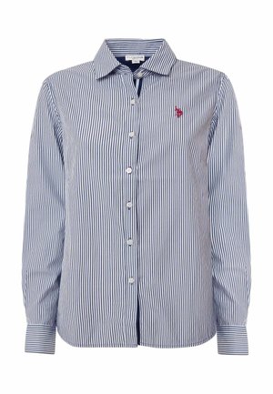 Camicia a maniche lunghe con bottoni, a righe verticali blu e bianche, colletto e logo rosso ricamato sul petto a sinistra.