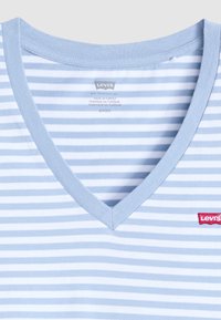 Levi's® THE PERFECT TEE V-NECK - Pamata T-krekls - dusty blue