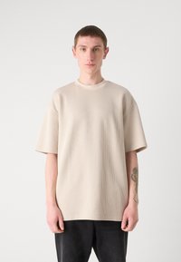 Thumbnail Image 4