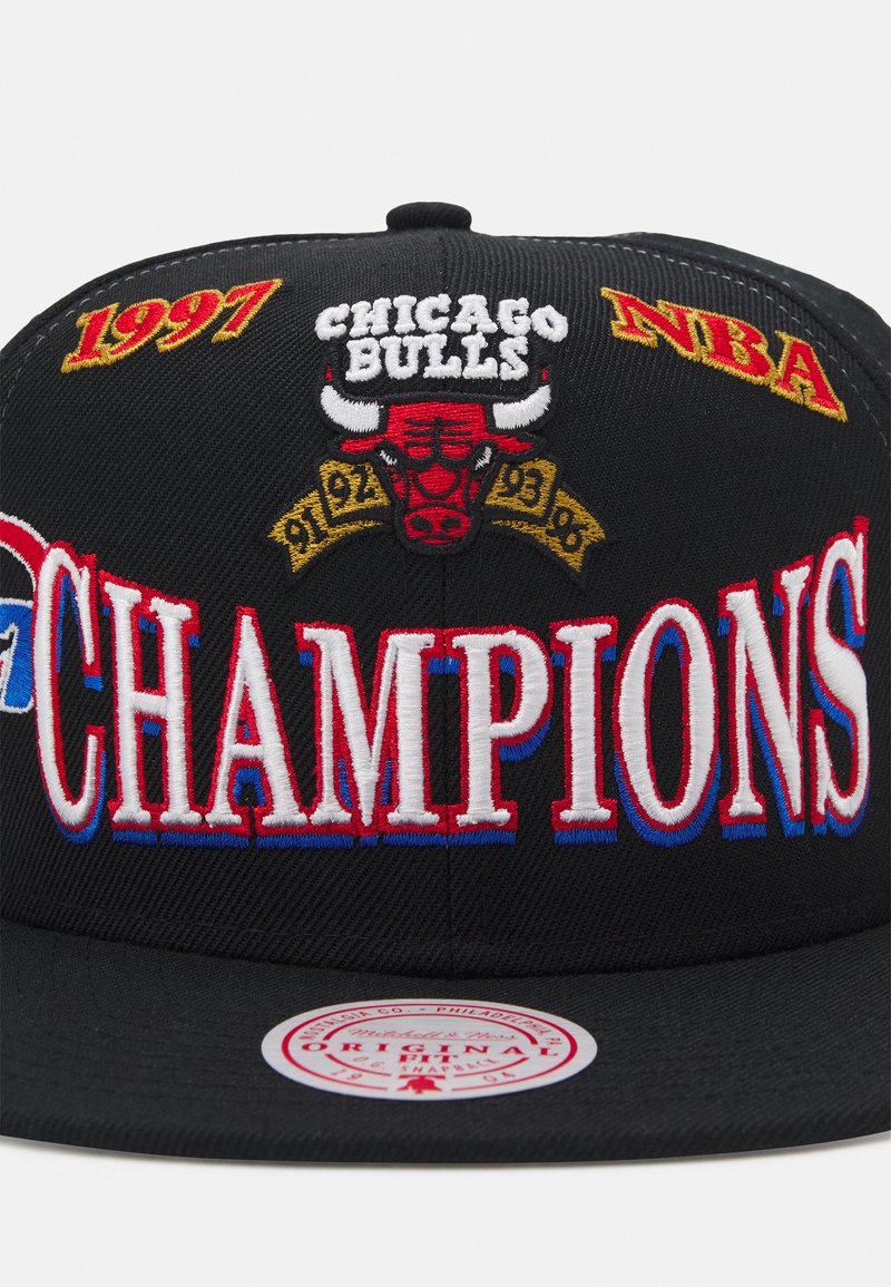 Mitchell & Ness NBA CHICAGO BULLS 97 CHAMPIONS SNAPBACK - Cap 
