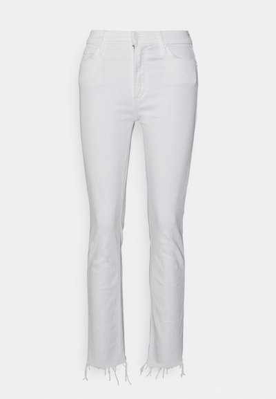 Hvite jeans laget av denim med rett ben-design, som har høy midje og frynset kant nederst for en uformell stil.