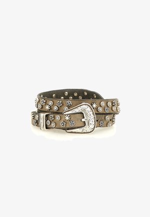 Cintura in pelle marrone con accenti floreali in tonalità argento e borchie, dotata di una fibbia metallica incisa. Design doppiamente avvolto per una vestibilità regolabile.