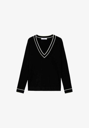 Črn pulover z V-izrezom in dolgimi rokavi, s kontrastnim belim zaključkom na izrezu in manšetah, izdelan iz mehkega blaga z gladko teksturo.