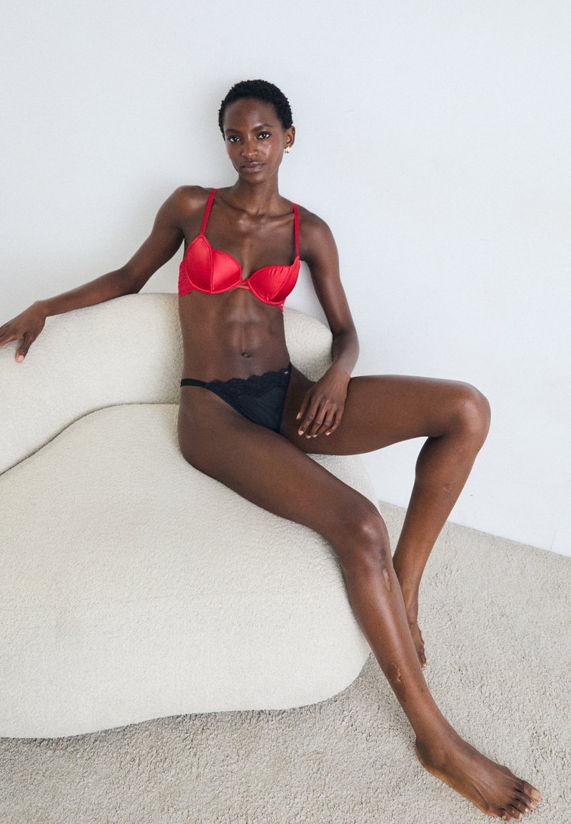 Bretelles Décoratives Pour Soutien-gorge - Cuir Rouge Et Chaîne Argentée - Taille Unique