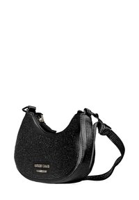 Borsa a spalla nera con superficie texture, impreziosita da piccoli stud, dotata di chiusura con zip e tracolla regolabile.