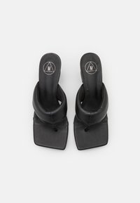 Missguided Varvassandaalit - black