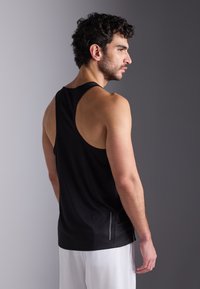 Pier One Sport ESSENTIAL 2 PACK MUSCLE VEST WITH RACER BACK - Top - white,black