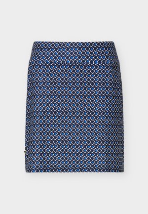 Σκούρο μπλε, λευκή και ανοιχτό μπλε φούστα με γεωμετρικά διαμαντένια σχέδια και εφαρμοστό ζωνάκι στη μέση.