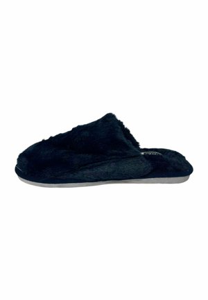 Zapatillas de felpa negra con textura suave, diseño de punta abierta y suela acolchada; presenta una suela exterior lisa de color claro en contraste.