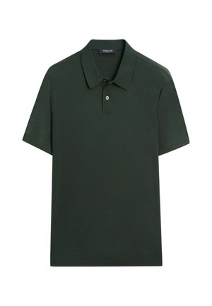 Dunkelgrünes Poloshirt mit kurzen Ärmeln, Kragen und zwei Knöpfen, flach auf weißem Hintergrund präsentiert.