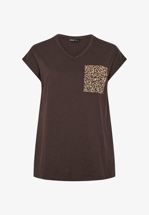 Braunes ärmelloses V-Ausschnitt-Oberteil mit einer Brusttasche mit Leopardenmuster auf der linken Seite.