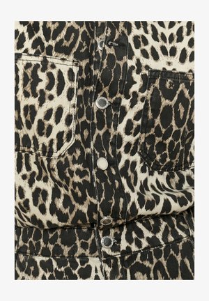 Džínová bunda s leopardím vzorom v čiernej a béžovej farbe, s dvoma prednými vreckami a striebornými cvokmi. Štruktúrovaná tkanina s výraznými vzormi.