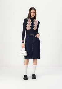 BDG Urban Outfitters ARGYLE  - Camisola - navy